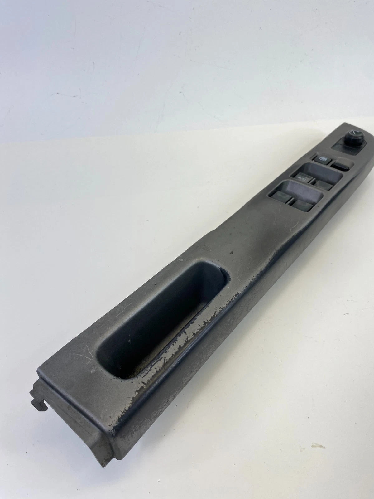 2000-2004 NISSAN XTERRA FRONT LEFT MASTER WINDOW CONTROL SWITCH W/ BEZEL OEM