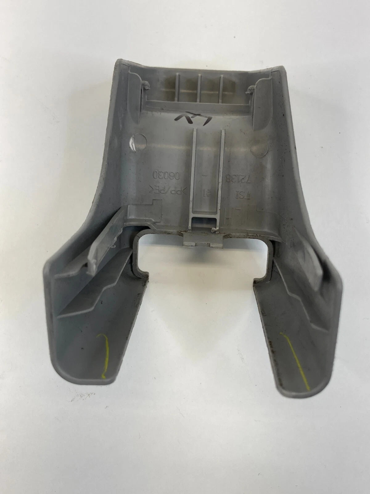 07-11 TOYOTA CAMRY FRONT LEFT SIDE SEAT RAIL TRACK END COVER TRIM 7213806030 OEM