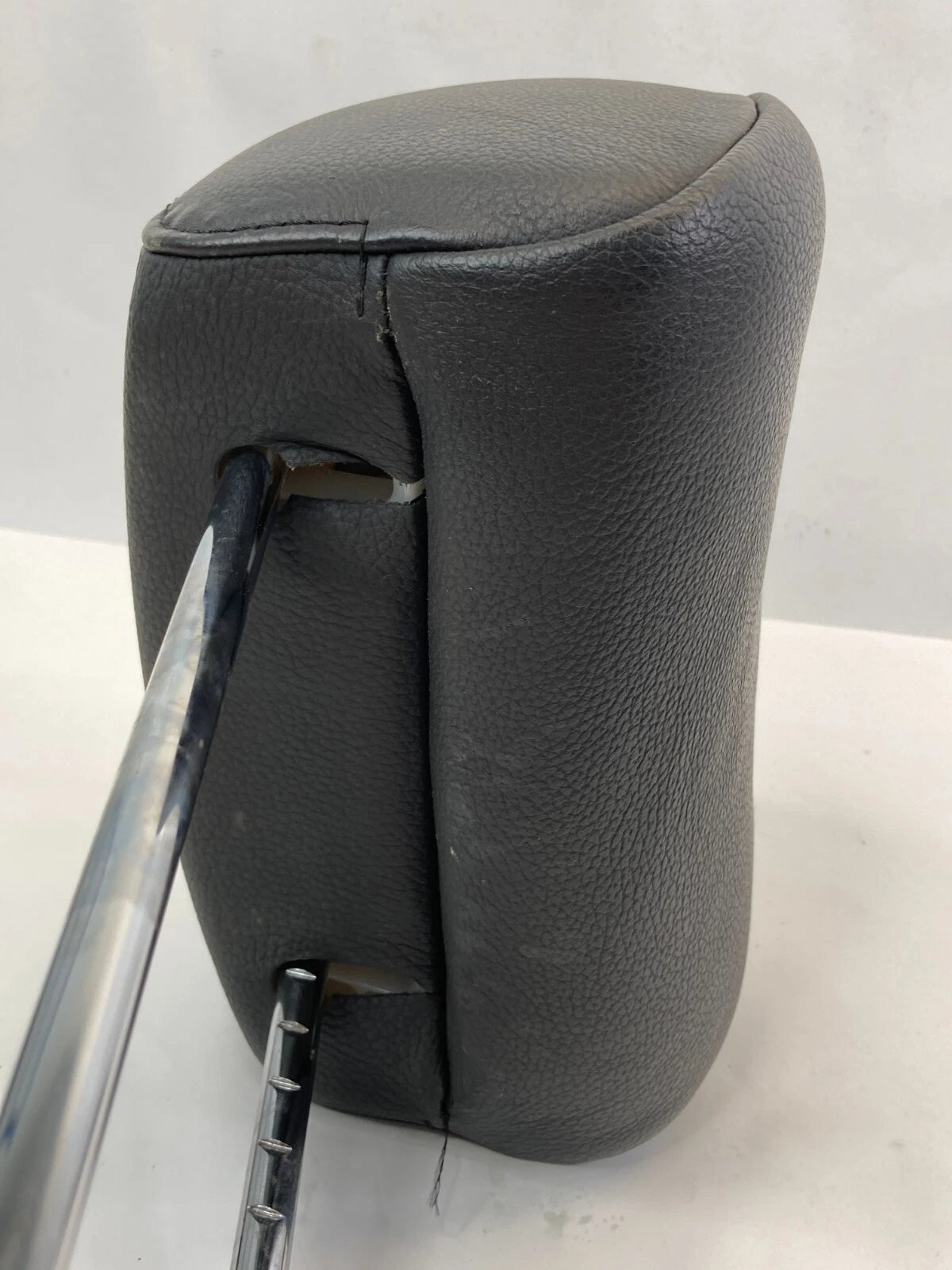 2004-2006 BMW X3 FRONT SEAT HEADREST HEAD REST BLACK LEATHER LEFT RIGHT OEM