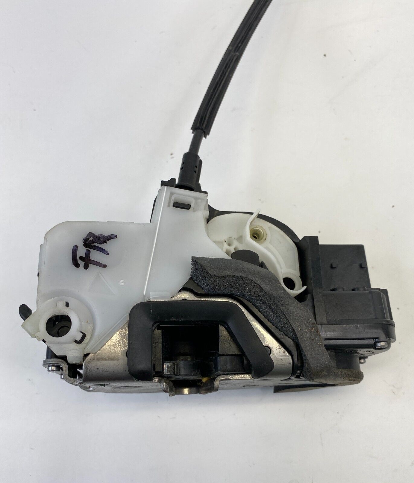 10-15 Chevrolet Equinox Front Right Passenger Door Lock Latch Actuator 13579523