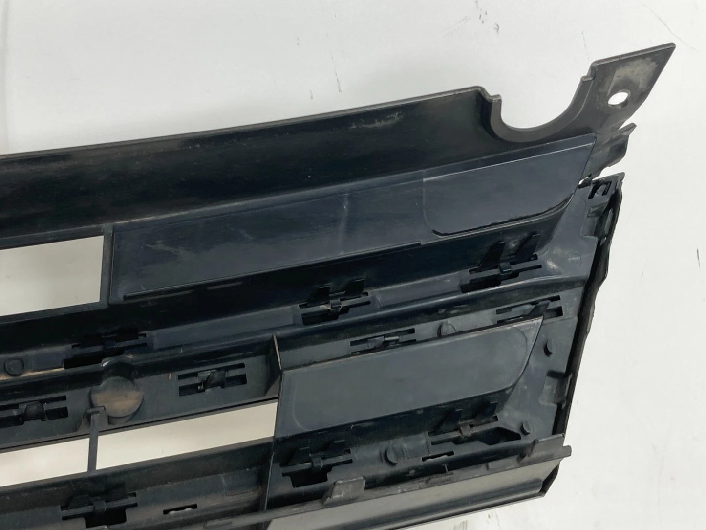 2011-2014 VOLKSWAGEN TOUAREG FRONT BUMPER UPPER GRILL GRILLE 7P6-853-651-A-WD