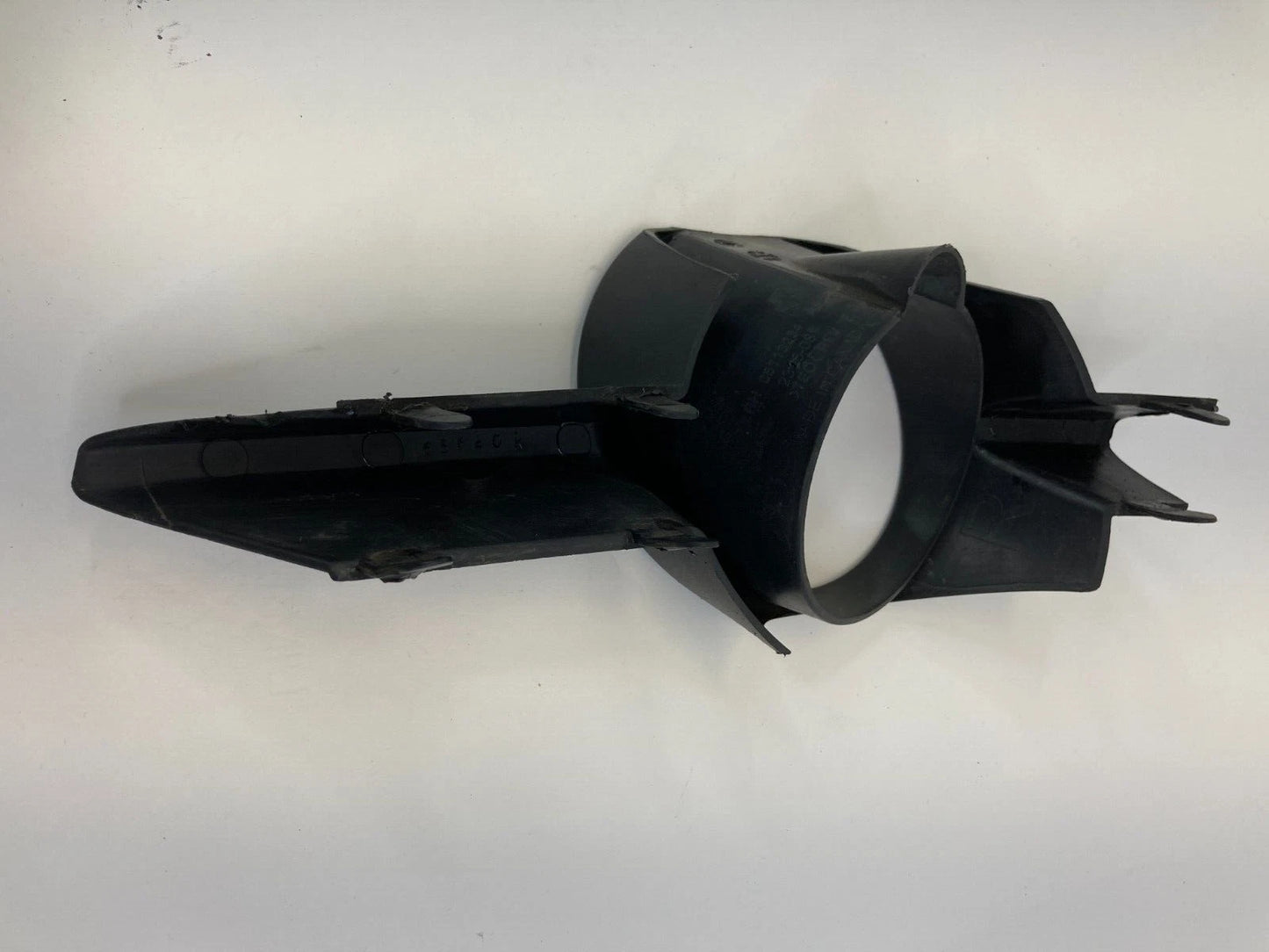 2008-2011 CHRYSLER TOWN & COUNTRY FRONT RIGHT BUMPER FOG LIGHT TRIM 5113234 OEM