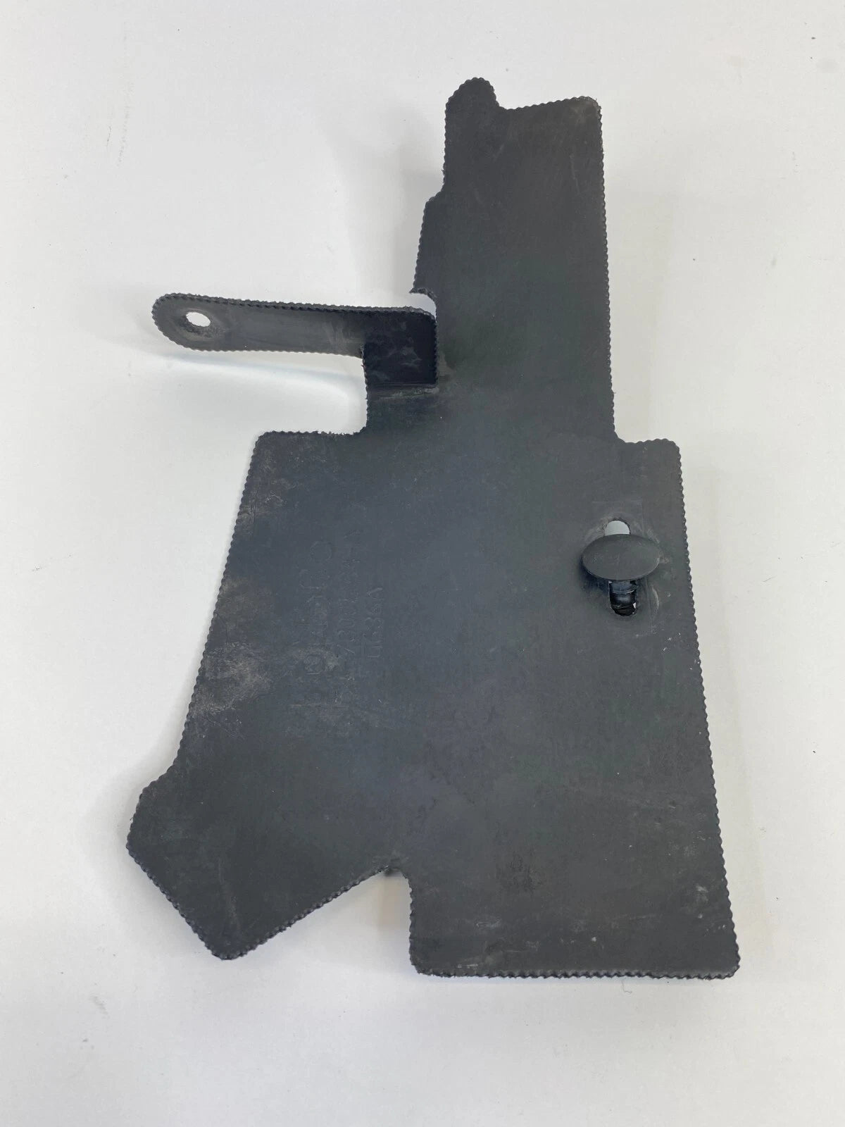 2013-2016 FORD ESCAPE FRONT RIGHT PASSENGER SIDE AIR SHIELD DEFLECTOR TRIM