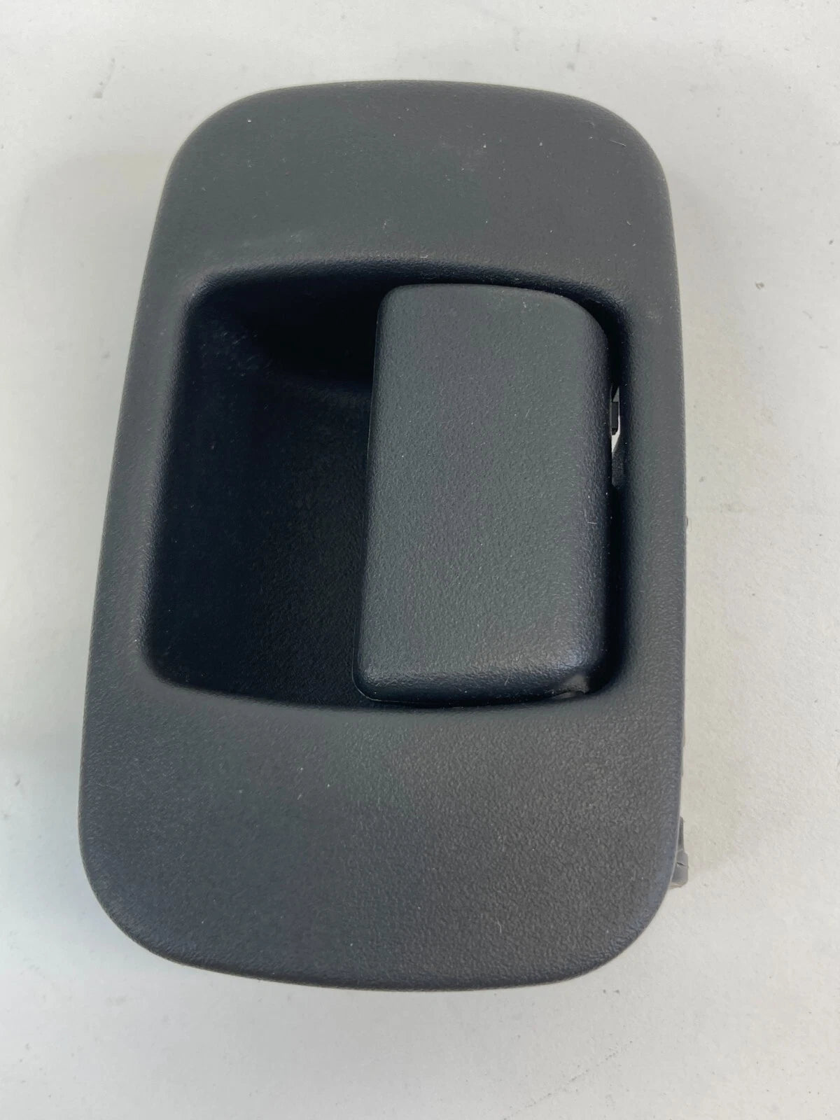 2005 2006 2007 2008 2009 2010 PONTIAC G6 GLOVE BOX LATCH LOCK HANDLE 10382765