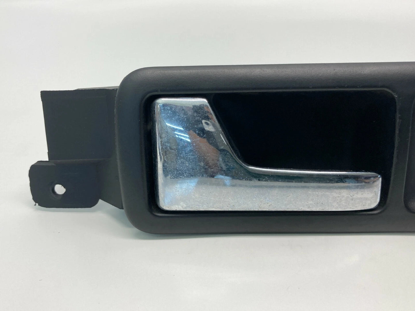 2001-2005 VOLKSWAGEN PASSAT REAR LEFT SIDE INTERIOR DOOR HANDLE 3B0839113 OEM
