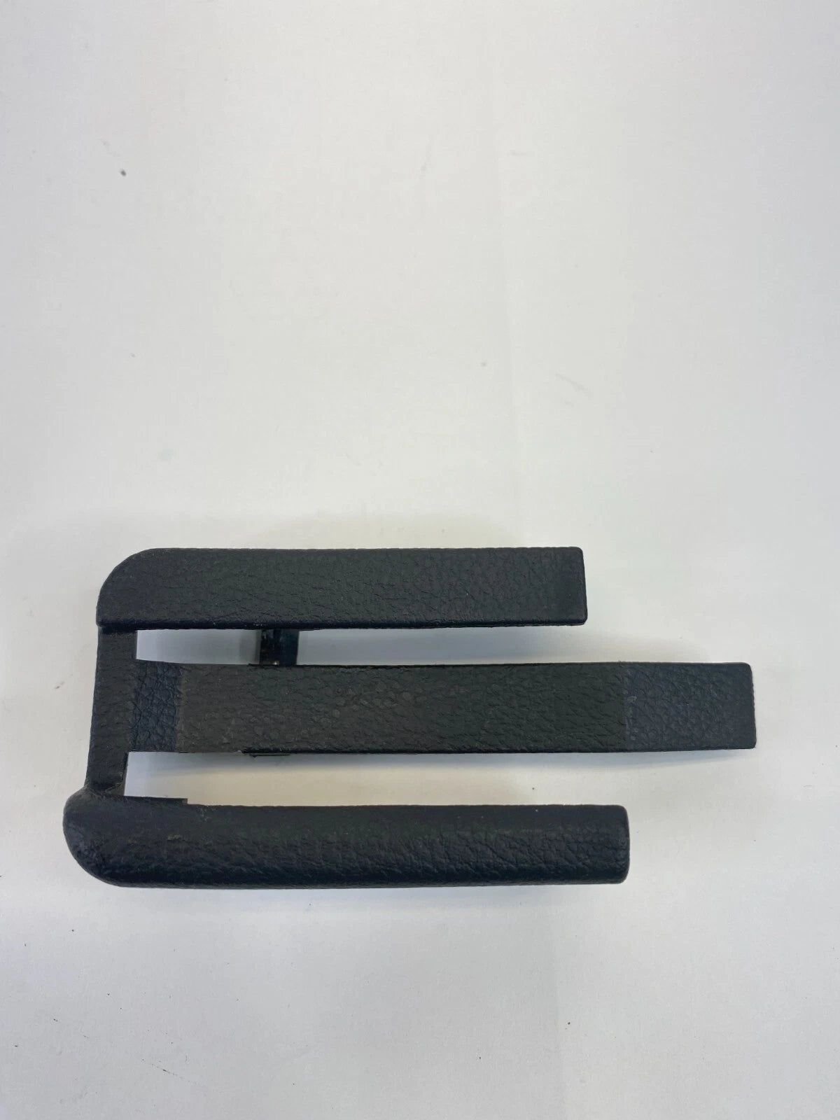 07-12 NISSAN ALTIMA RIGHT PASSENGER SIDE SEAT TRACK RAIL END COVER CAP TRIM OEM