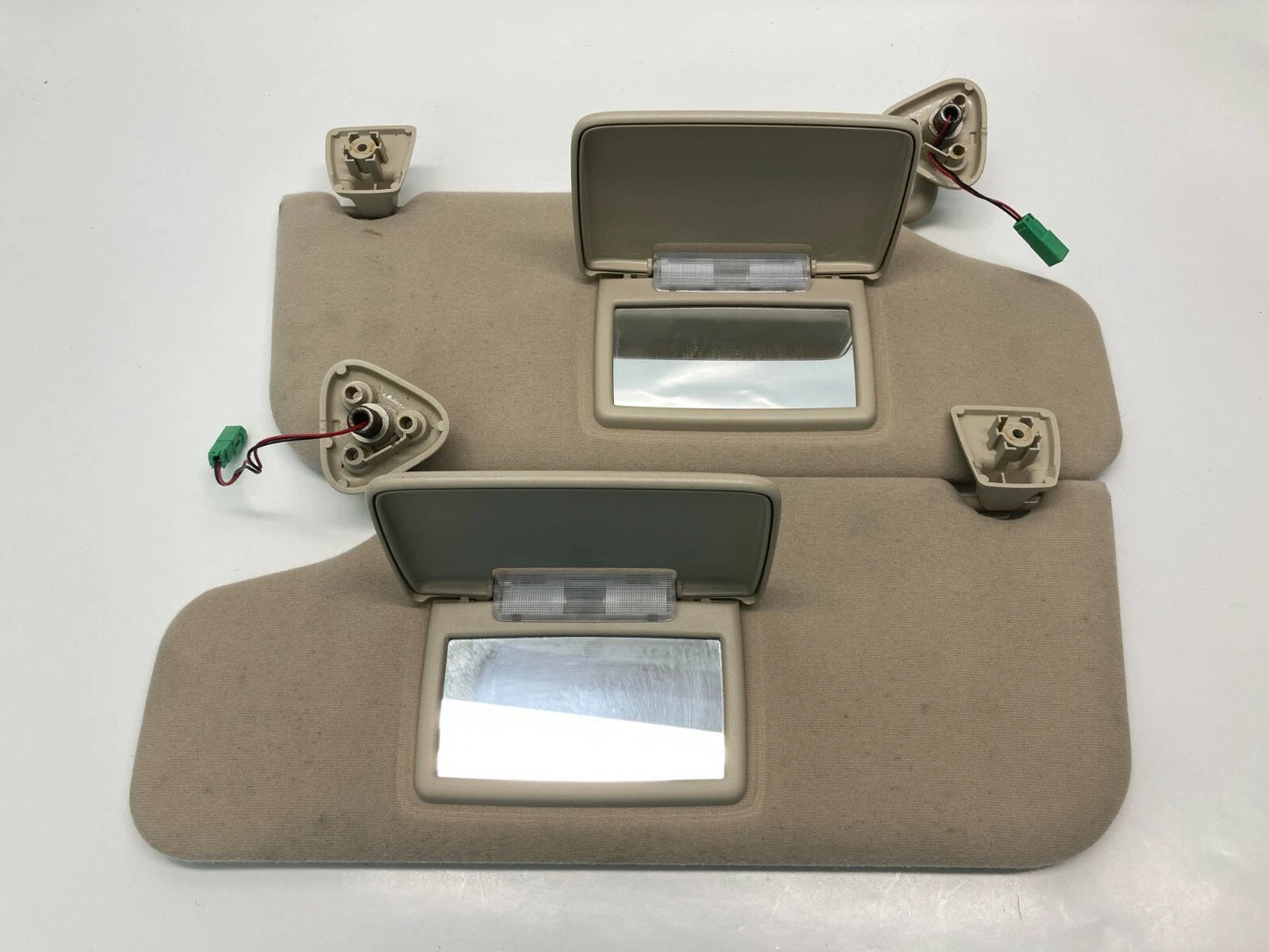 2005 2006 2007 FORD FREESTYLE SUNVISOR SET SUN VISOR DRIVER PASSENGER PAIR