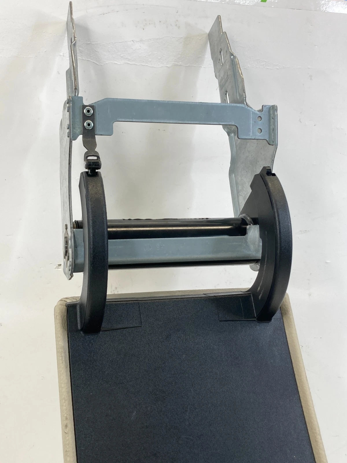 09-17 VOLKSWAGEN CC 06-10 PASSAT CENTER CONSOLE LID ARMREST ARM REST COVER OEM