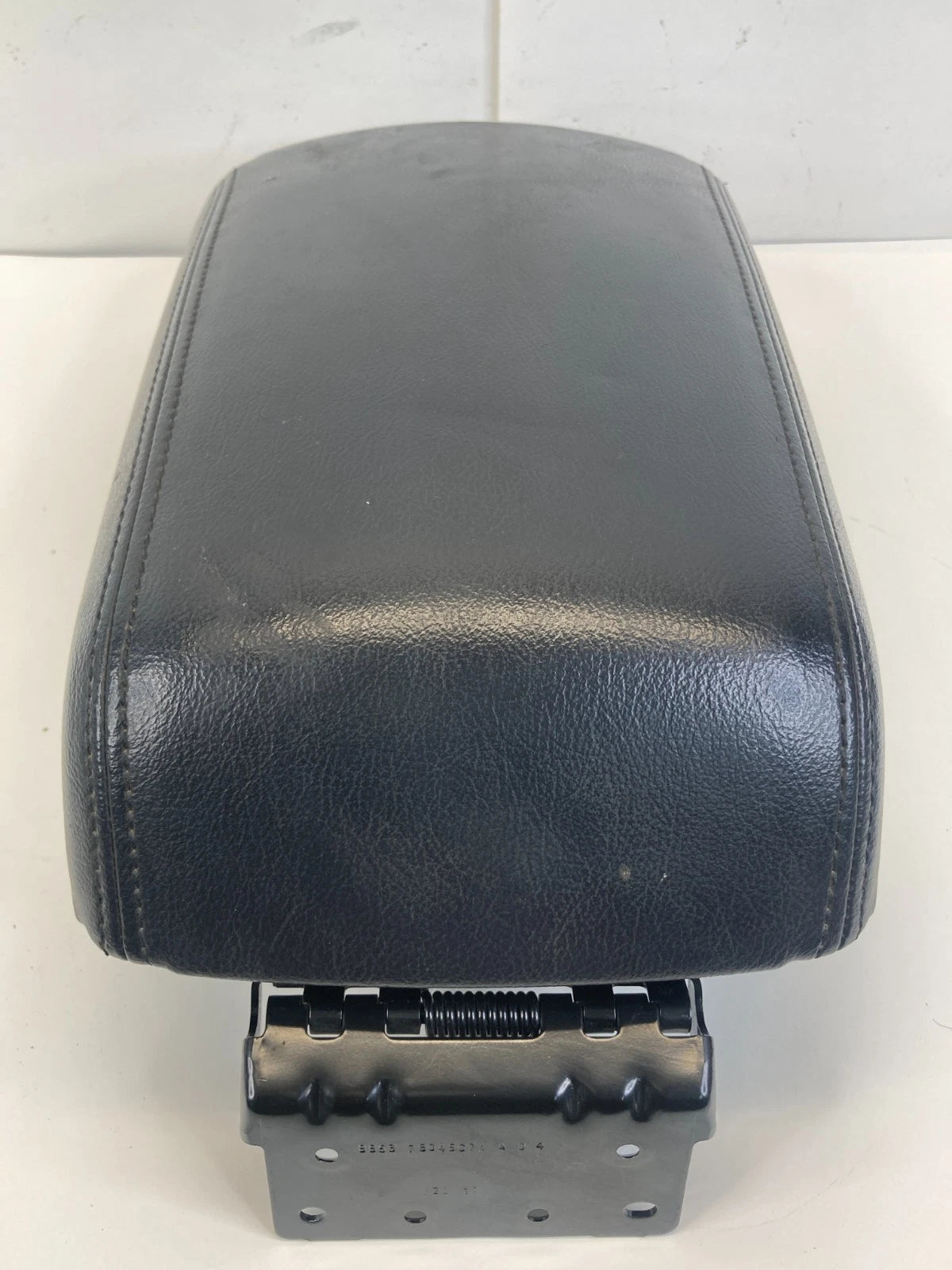 2011-2015 FORD EXPLORER CENTER CONSOLE ARMREST ARM REST LID BB53-78045C74-A
