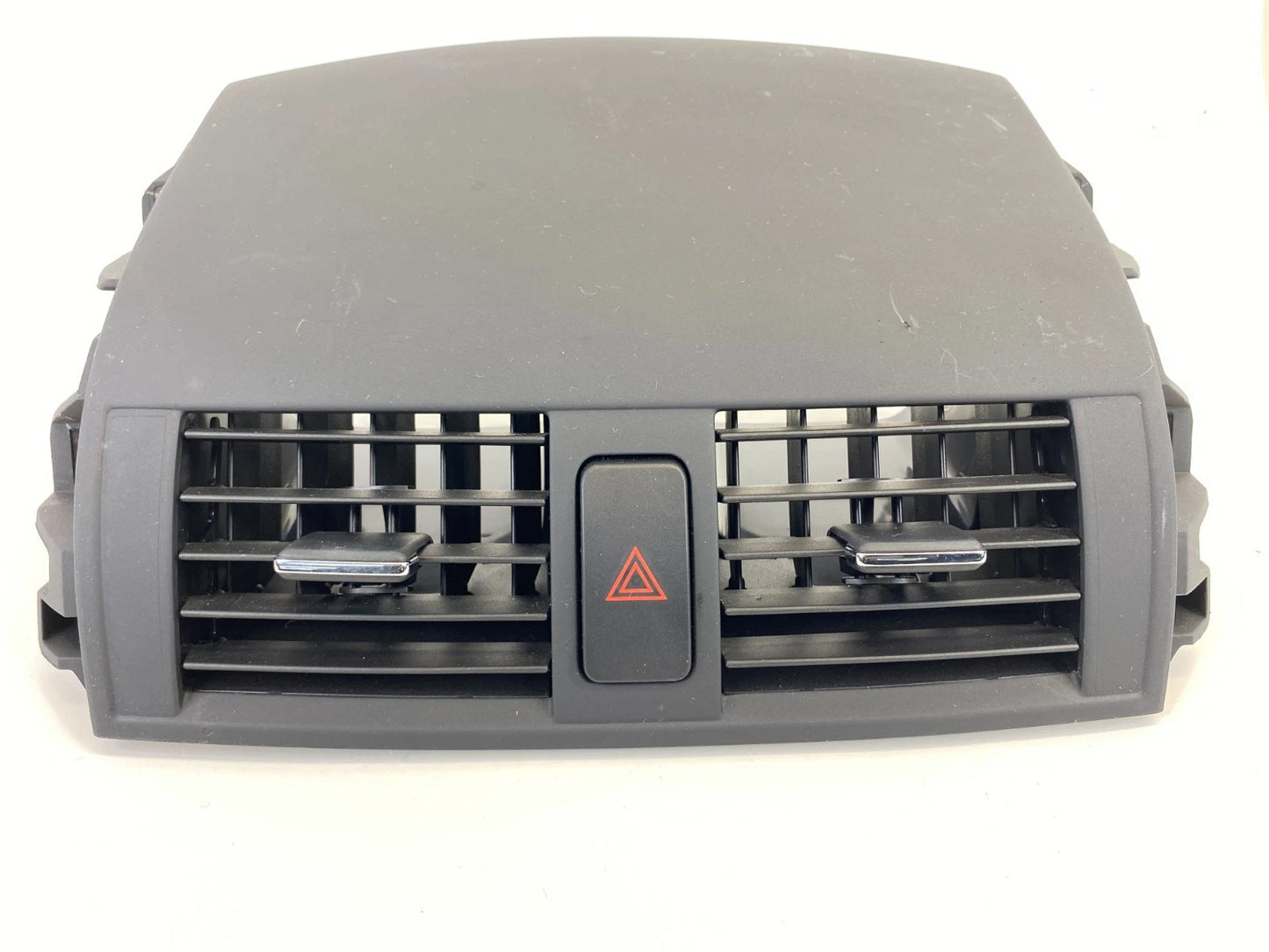 2009 10 11 TOYOTA COROLLA DASH CENTER A/C OUTLET AIR VENT W/CLOCK HAZARD SWITCH