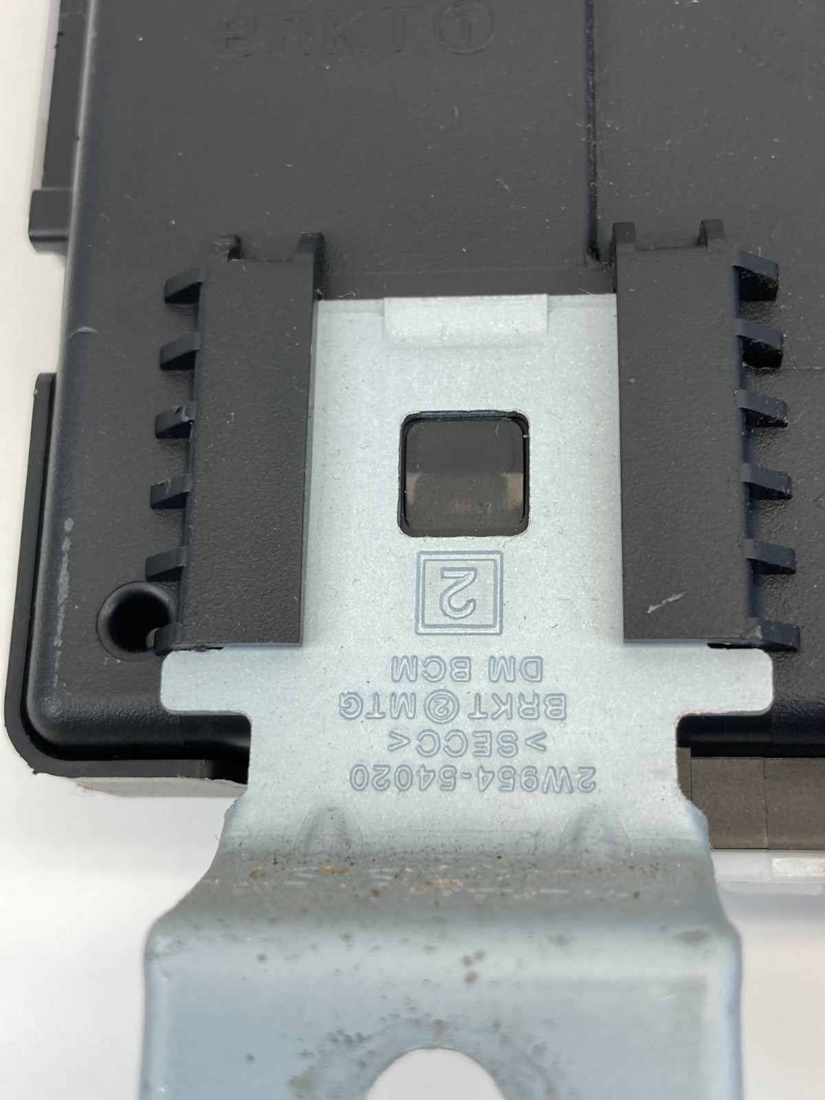 2013 2014 Hyundai Santa Fe 3.3L AT Body Control Module BCM BCU 95400-B8930 OEM