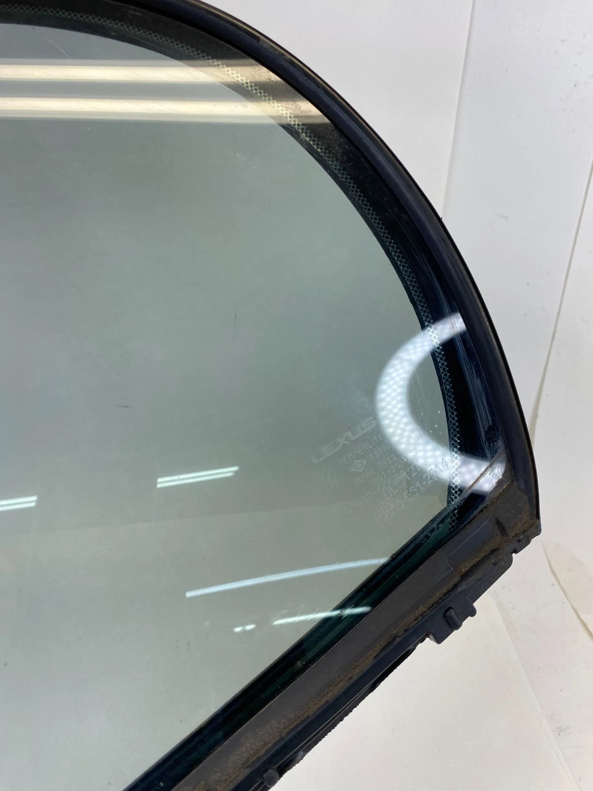 98-05 LEXUS GS300 LEFT DRIVER SIDE REAR DOOR VENT GLASS WINDOW 68189-30100 OEM