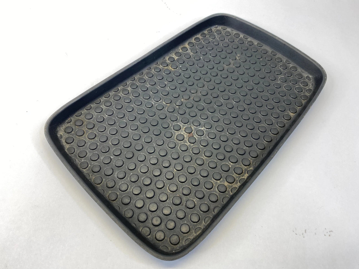 2003-2006 CHEVROLET TAHOE CENTER CONSOLE ARMREST MAT RUBBER INSERT 15070483 OEM