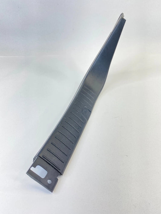 2003-2006 INFINITI G35 SEDAN RIGHT SIDE TRUNK REAR SILL PLATE TRIM 84992-AL500