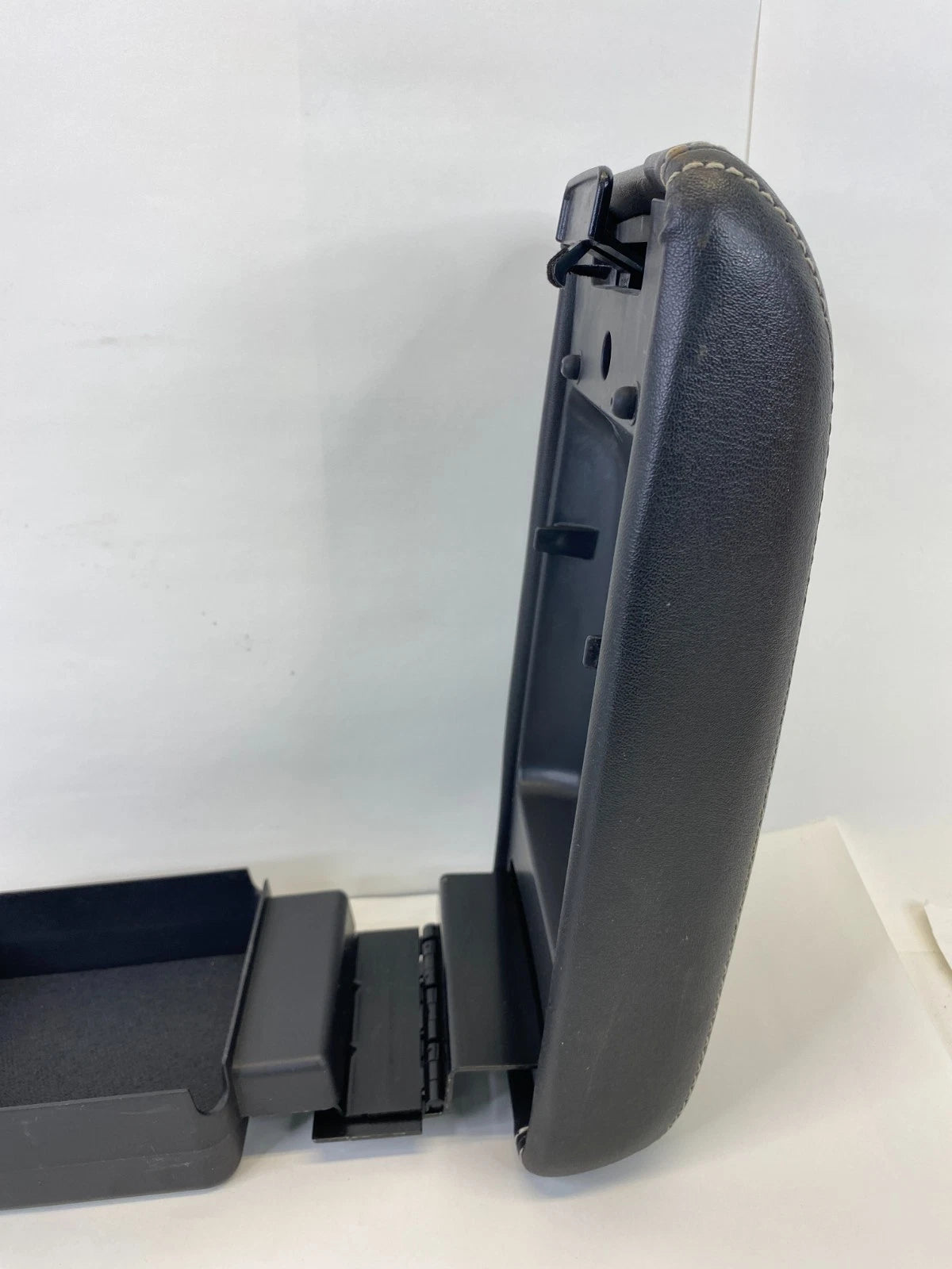 2010-2012 FORD FUSION CENTER CONSOLE ARMREST LID COVER STORAGE OEM 6E535406050