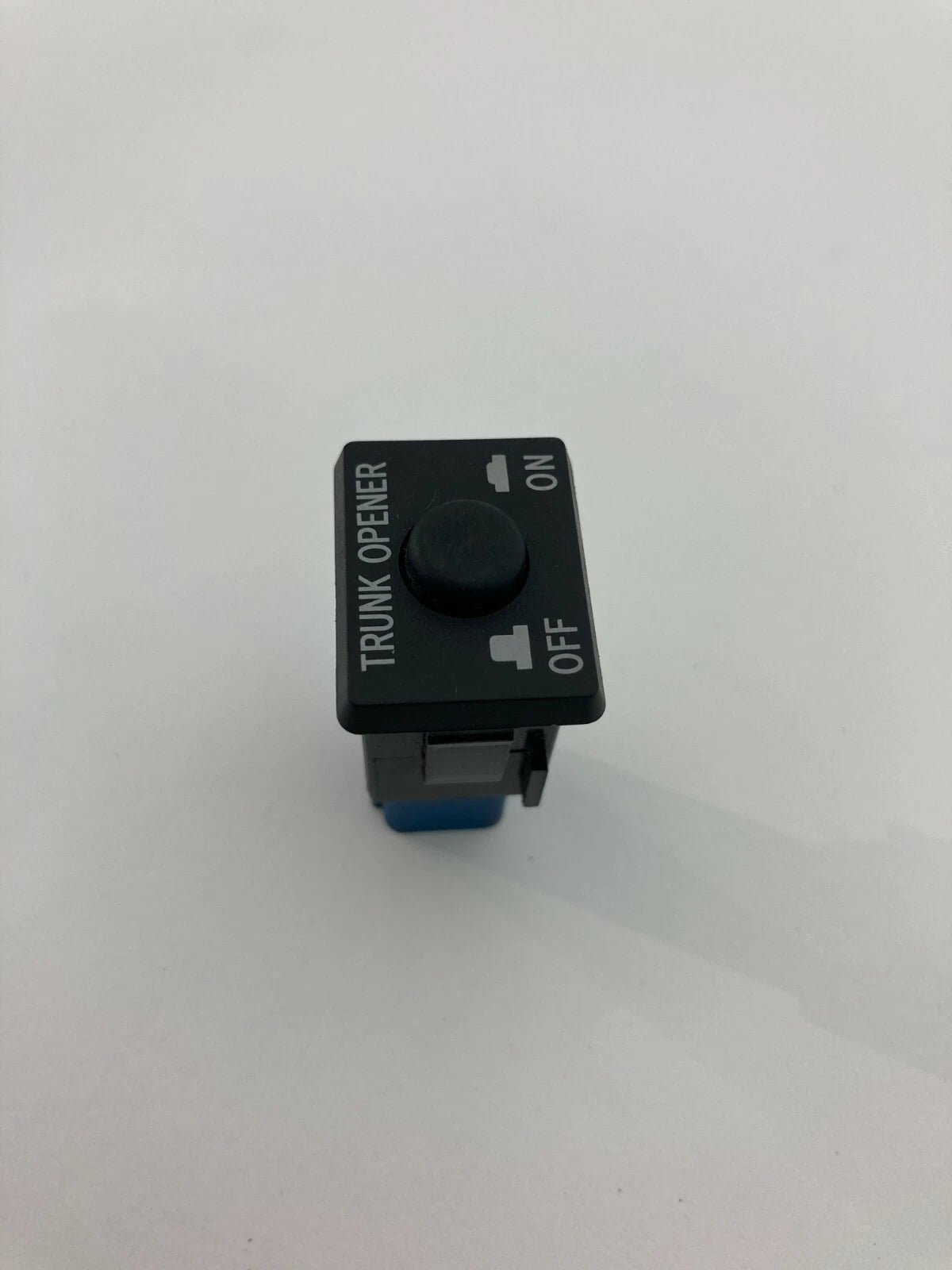 2003-2008 MAZDA 6 MAZDA6 TRUNK OPENER RELEASE BUTTON CONTROL SWITCH 15A257 OEM