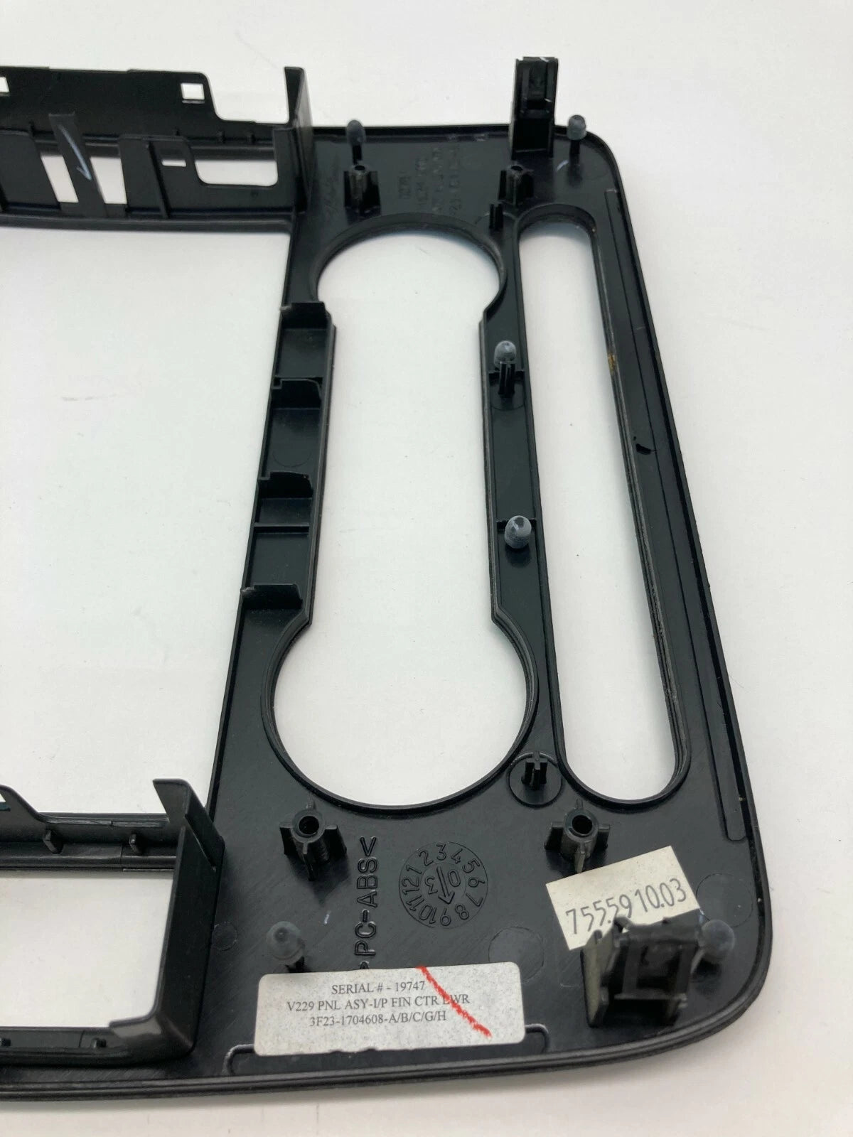 2004-2007 FORD FREESTAR DASH RADIO CLIMATE CONTROL BEZEL TRIM 3F23-1704608-B