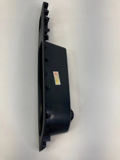 06 07 HYUNDAI ACCENT SEDAN REAR RIGHT SIDE DOOR WINDOW SWITCH BEZEL 83720-1E010