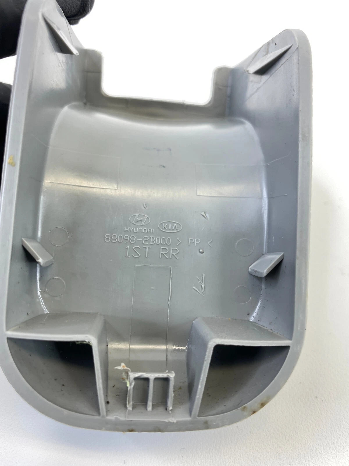 2007-2009 HYUNDAI SANTA FE SEAT RAIL TRACK END COVER CAP TRIM 88098-2B000 OEM