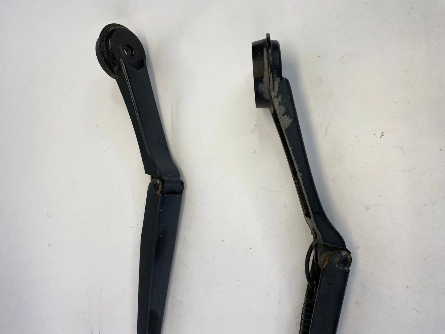 2012-2018 FORD FOCUS FRONT WINDSHIELD WIPER ARMS PAIR DRIVER PASSENGER SIDES OEM