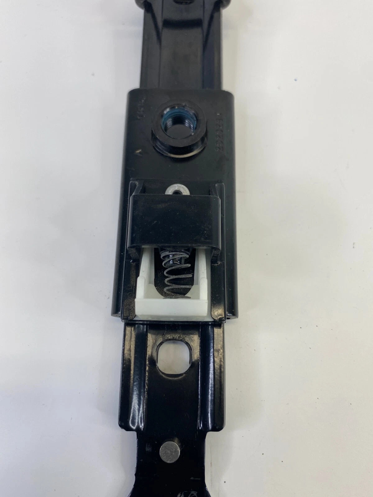 11-16 HYUNDAI ELANTRA FRONT LEFT DRIVER SIDE SEAT BELT HEIGHT ADJUSTER OEM