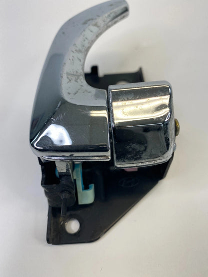 2002-2006 HYUNDAI SANTA FE FRONT RIGHT SIDE INTERIOR DOOR HANDLE ASSEMBLY