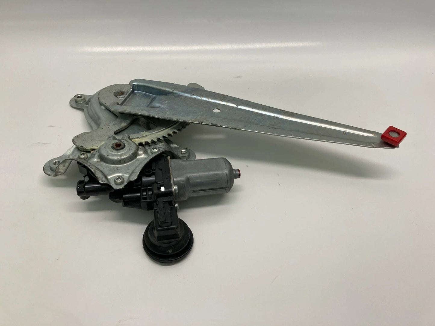 2007-2014 TOYOTA YARIS SEDAN REAR LEFT WINDOW REGULATOR W/ MOTOR 85710-35180 OEM