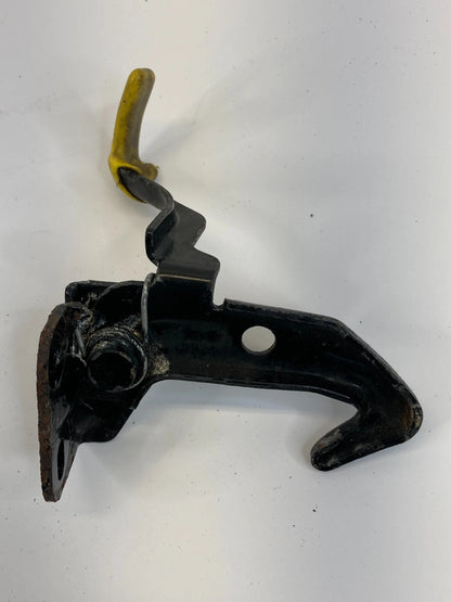 2006 2007 SATURN VUE HOOD LATCH LOCK RELEASE HANDLE ASSEMBLY