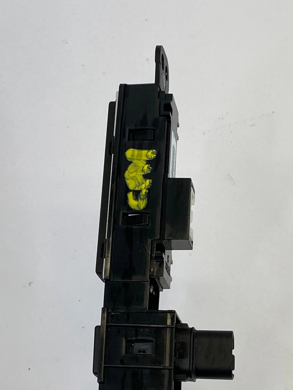 2009-2012 CHEVY TRAVERSE DASH HAZARD LIGHT INFO CONTROL SWITCH PANEL 25828898