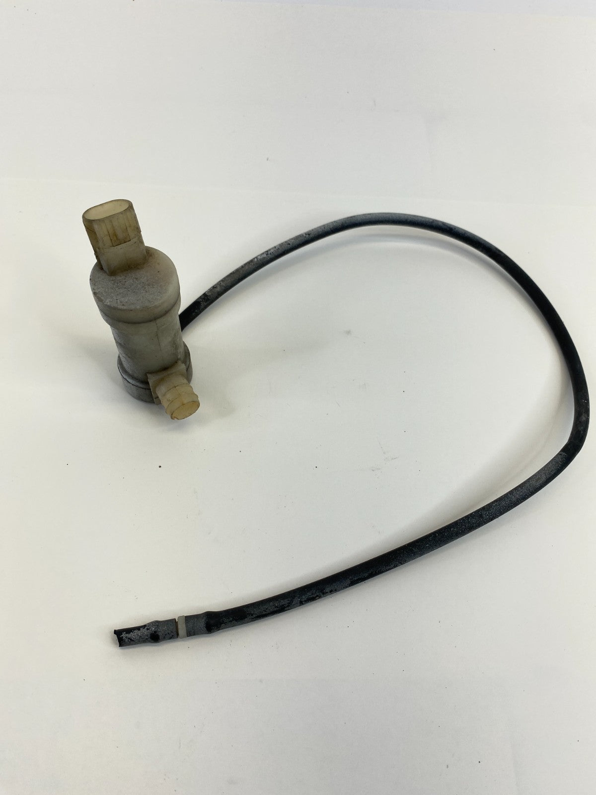 2006-2017 Hyundai Accent Windshield Wiper Fluid Washer Pump OEM