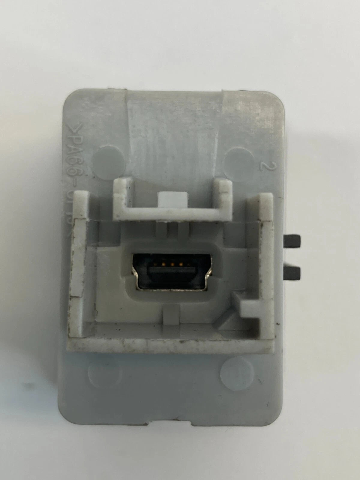 2011 2012 GMC ACADIA INSTRUMENT AUXILIARY JACK USB SOCKET RECEPTACLE 20928734