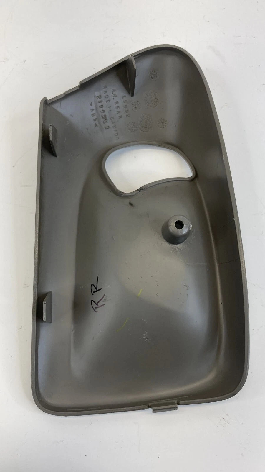 2000-2005 00-05 CHEVROLET IMPALA REAR RIGHT INTERIOR DOOR HANDLE BEZEL 21995763