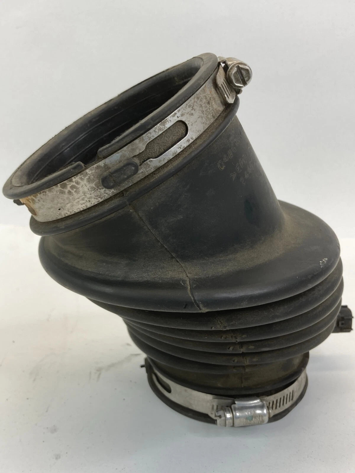 01-07 CHRYSLER TOWN & COUNTRY 3.8L AIR INTAKE CLEANER HOSE DUCT TUBE 04861414AA