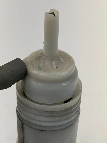 2007-2016 GMC ACADIA 09-17 TRAVERSE FRONT WINDSHIELD WASHER WASH PUMP 10386722
