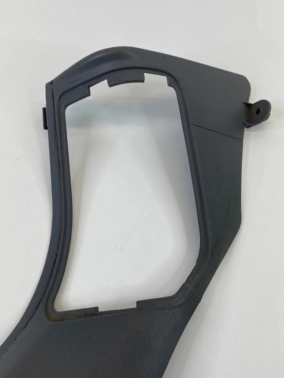 2004 2005 2006 MAZDA MPV FLOOR LEFT DRIVER SIDE COWL KICK PANEL LC62-68-390 OEM
