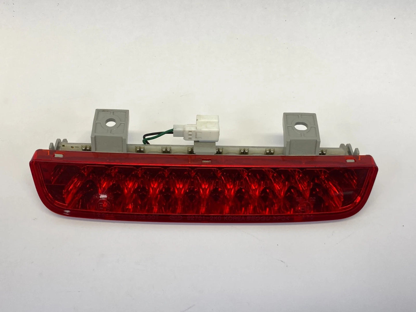 2010-2013 KIA SOUL WAGON HIGH MOUNTED THIRD 3RD BRAKE LIGHT LAMP 92701-2K0 OEM