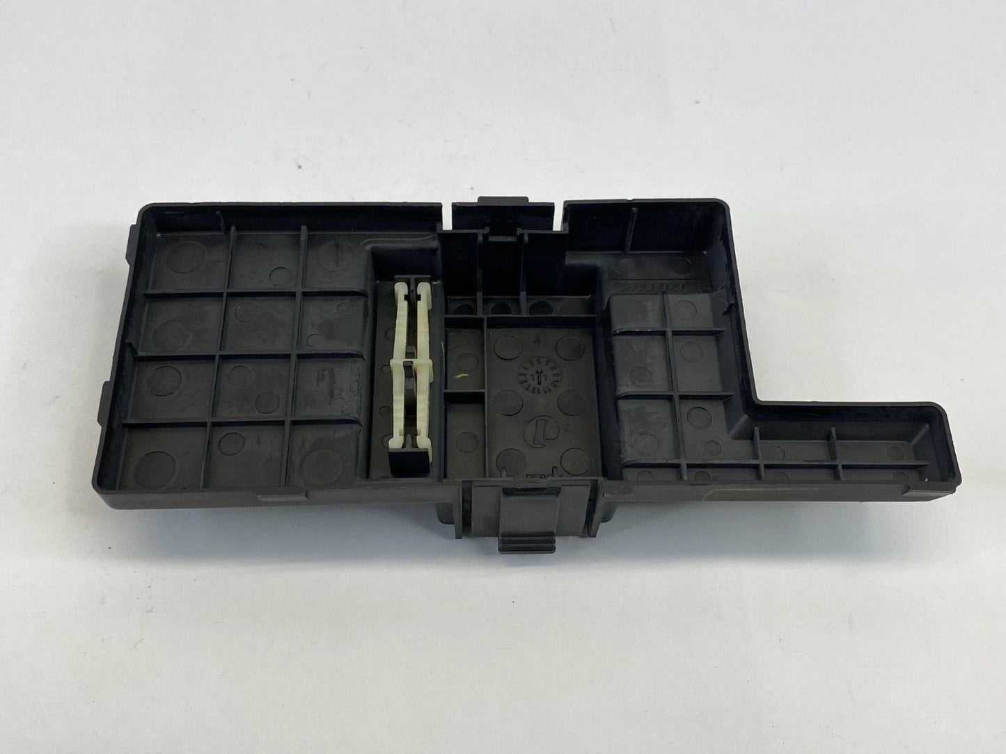 11-15 FORD EXPLORER FUSE RELAY BOX MODULE COMPARTMENT TOP COVER LID 3S0CB020 OEM