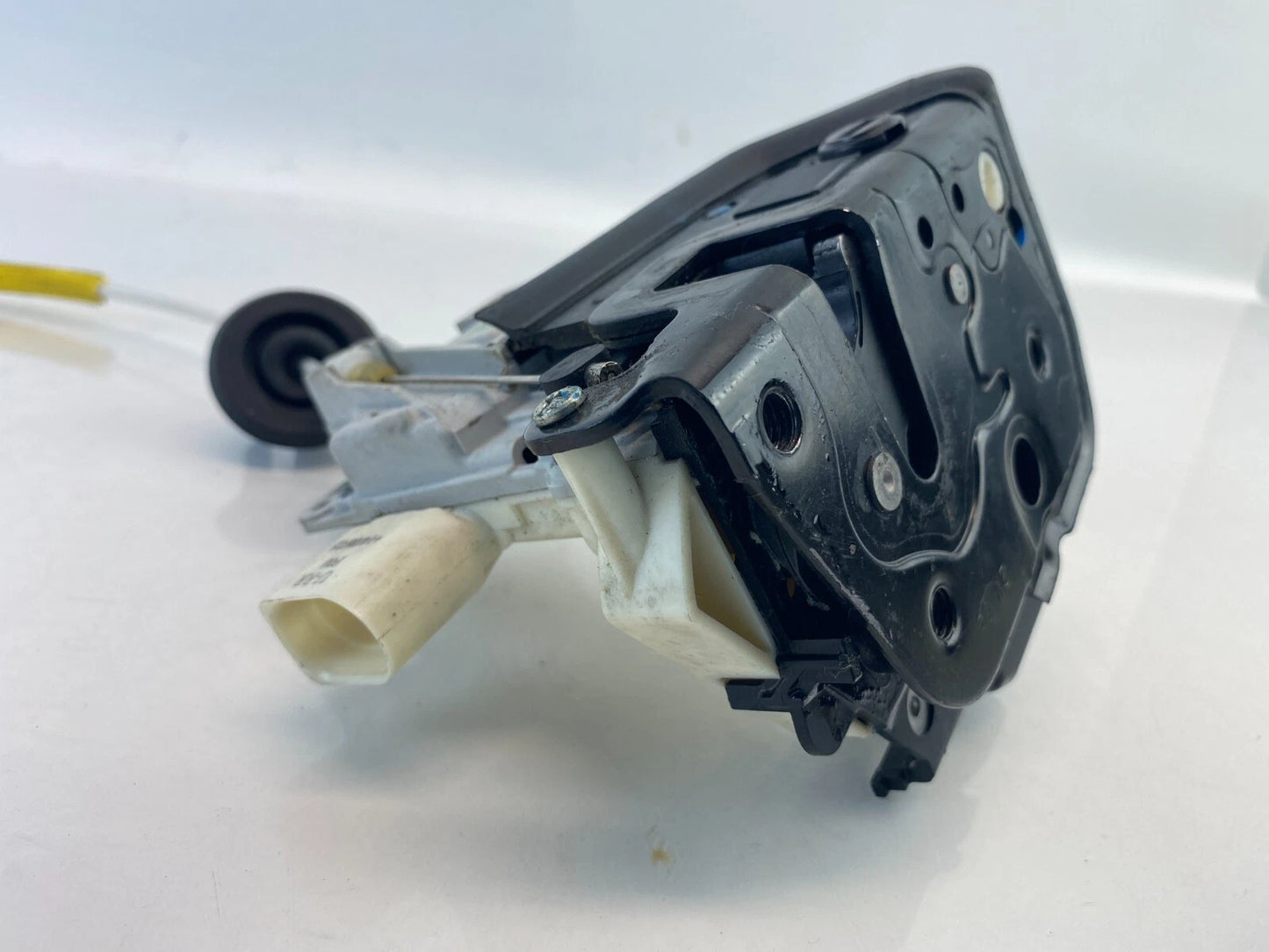 2005-2008 AUDI A4 QUATTRO RR RIGHT DOOR LOCK LATCH RELEASE ACTUATOR 8E08390 OEM