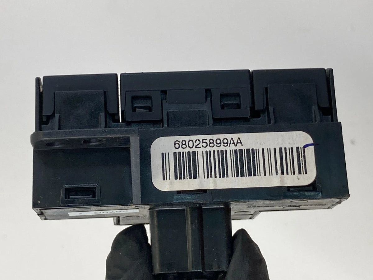 09 10 CHRYSLER TOWN & COUNTRY DASH HAZARD ESP OFF CONTROL SWITCH 68025899AA