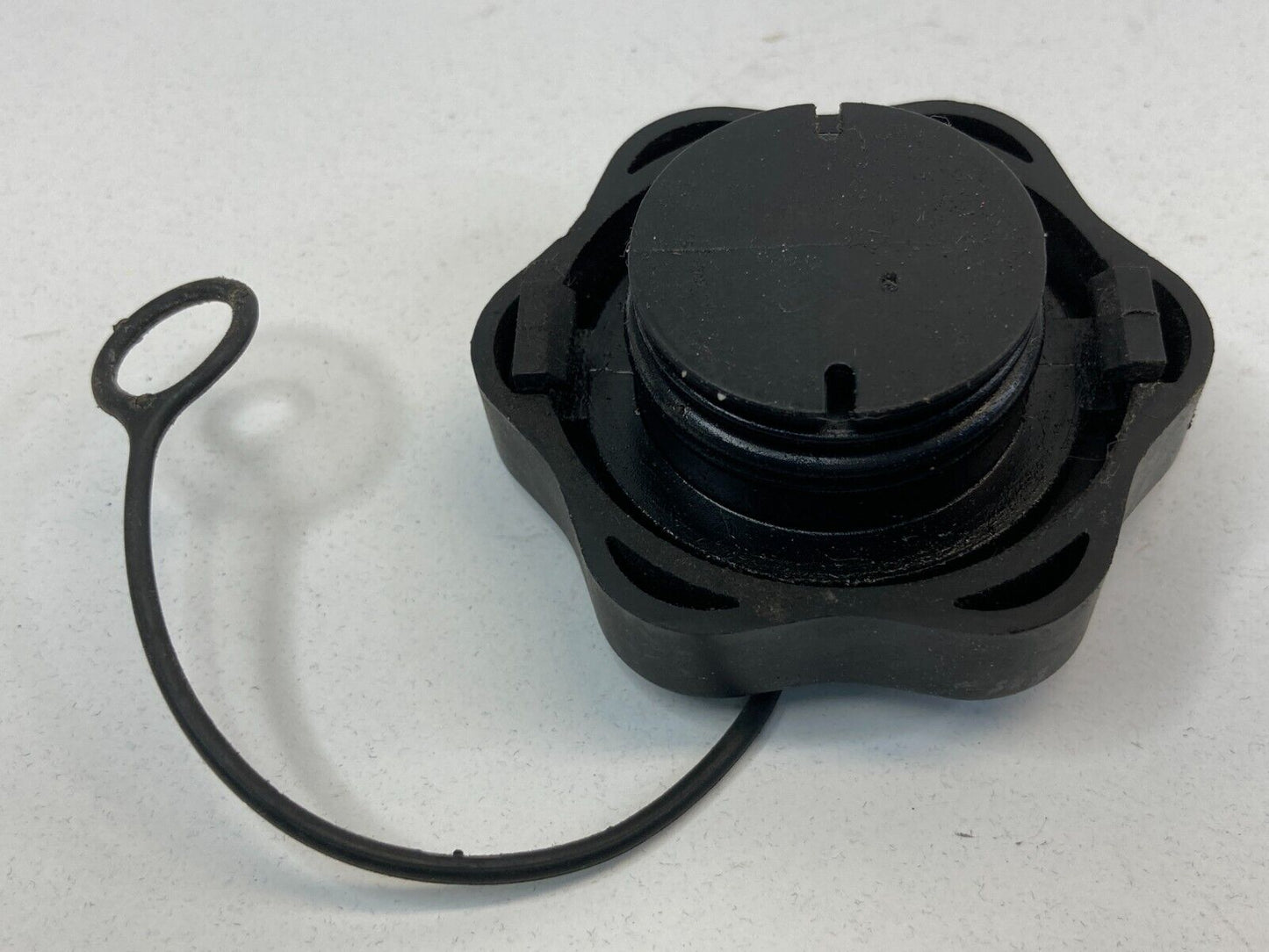 2005-2008 Ford Explorer 05-09 Mustang 4.6L Steering Pump Reservoir Cap Cover Lid