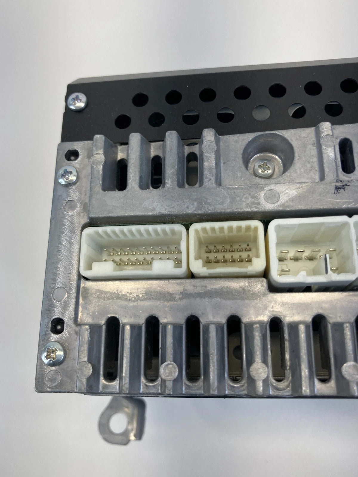 09 10 11 TOYOTA YARIS AM / FM RADIO CD CASSETTE PLAYER RECEIVER 86120-52A20 OEM