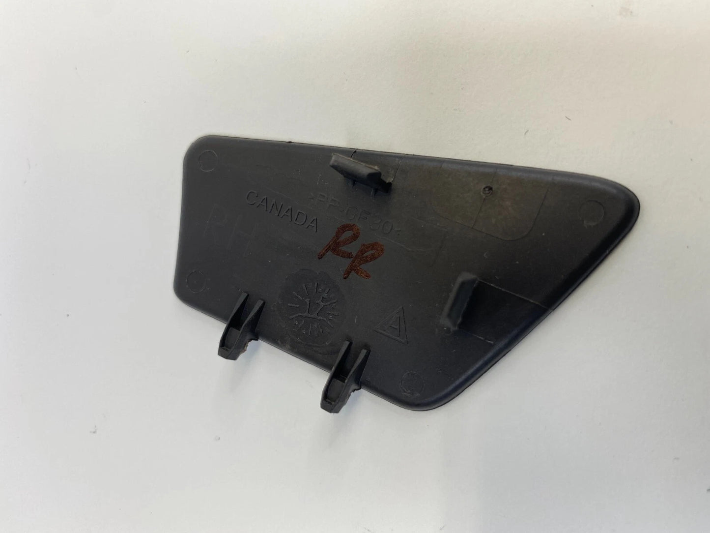 2011-2017 BUICK REGAL REAR RIGHT SIDE INTERIOR DOOR HANDLE BOLT CAP TRIM COVER