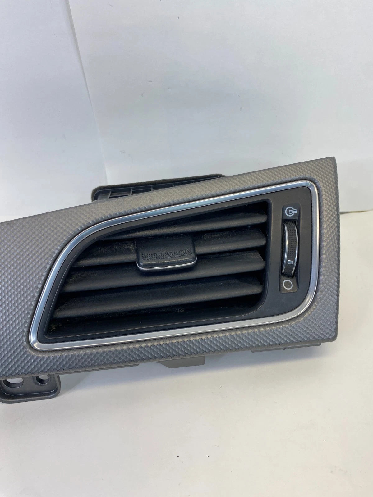 2015-2017 HYUNDAI SONATA DASH RIGHT SIDE PANEL AC VENT GRILLE OEM 84795-C2000