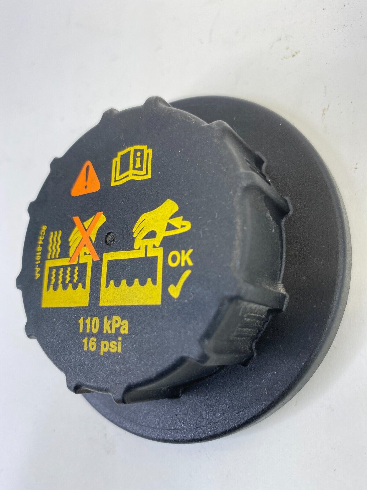 06-12 Ford Fusion Radiator Coolant Fluid Reservoir Tank Cap Lid 9C34-8101-AA