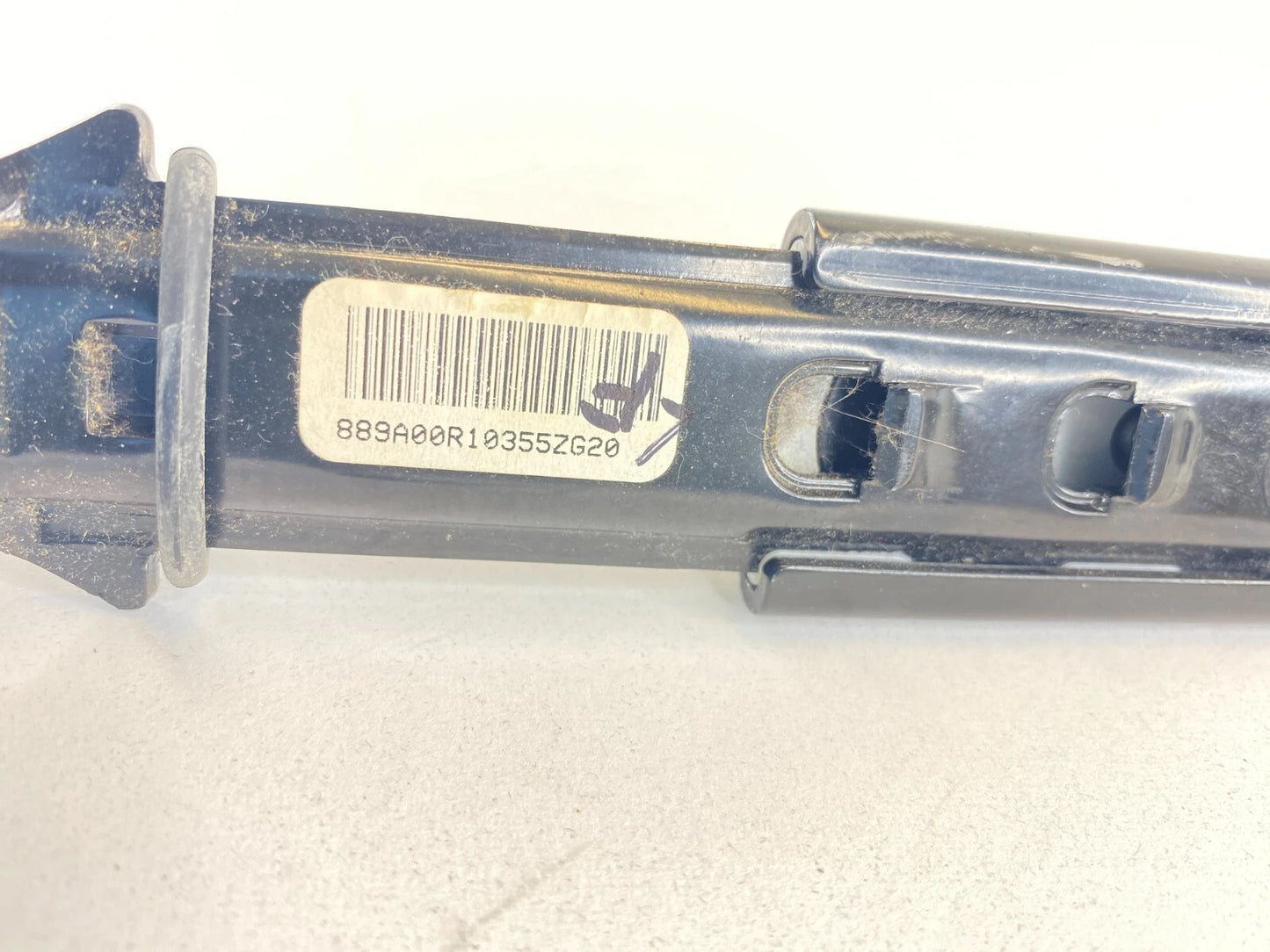 10-12 HYUNDAI SANTA FE FRONT LEFT DRIVER SIDE SEAT BELT HEIGHT ADJUSTER OEM