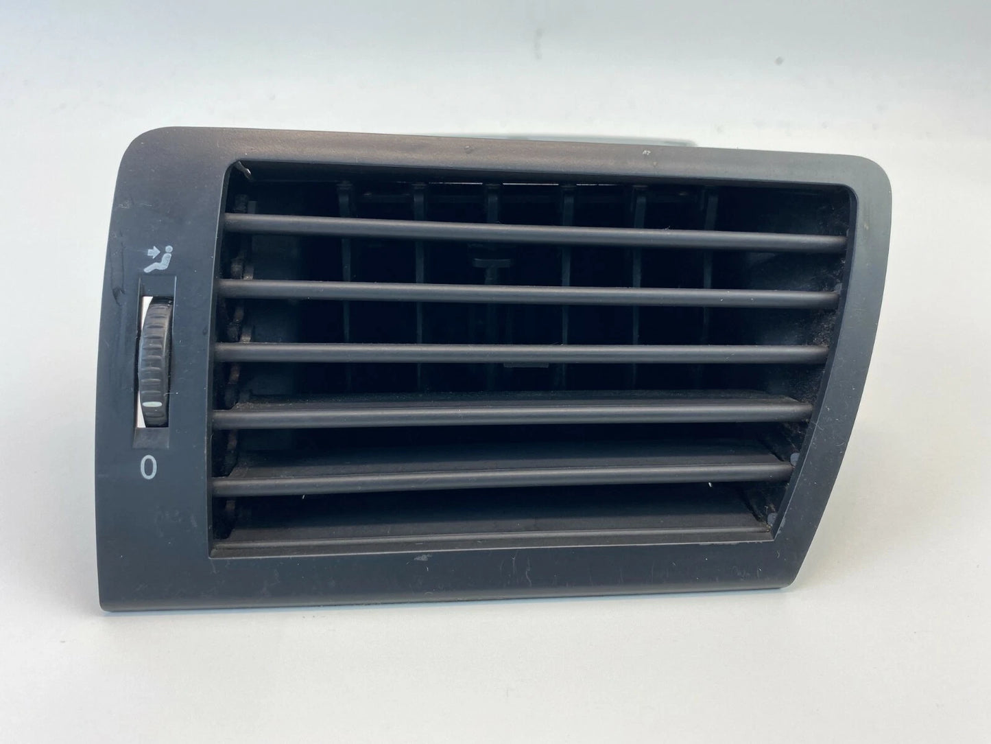 2009-2014 VOLKSWAGEN ROUTAN RIGHT PASSENGER SIDE DASH AC AIR VENT GRILLE OUTLET