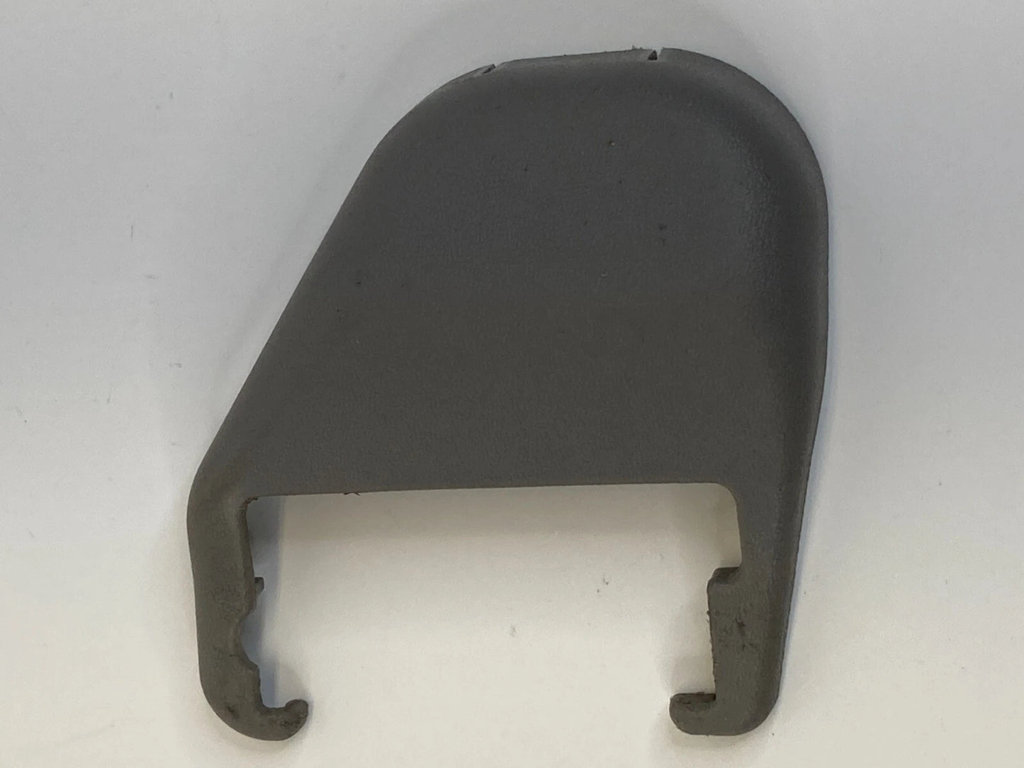 2003 2003 02 03 LEXUS ES300 FRONT RIGHT SEAT TRACK END COVER CAP TRIM OEM