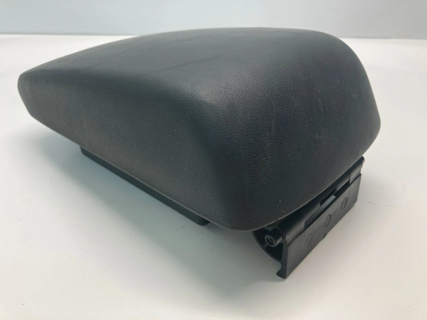 2004 2005 2006 MAZDA 3 CENTER CONSOLE ARMREST LID COVER ARM REST STORAGE OEM