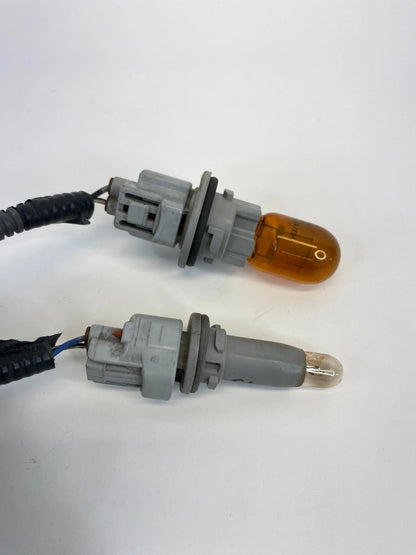 2007-2009 LEXUS RX350 FRONT LEFT DRIVER TURN SIGNAL HEADLIGHT BULB PIGTAIL