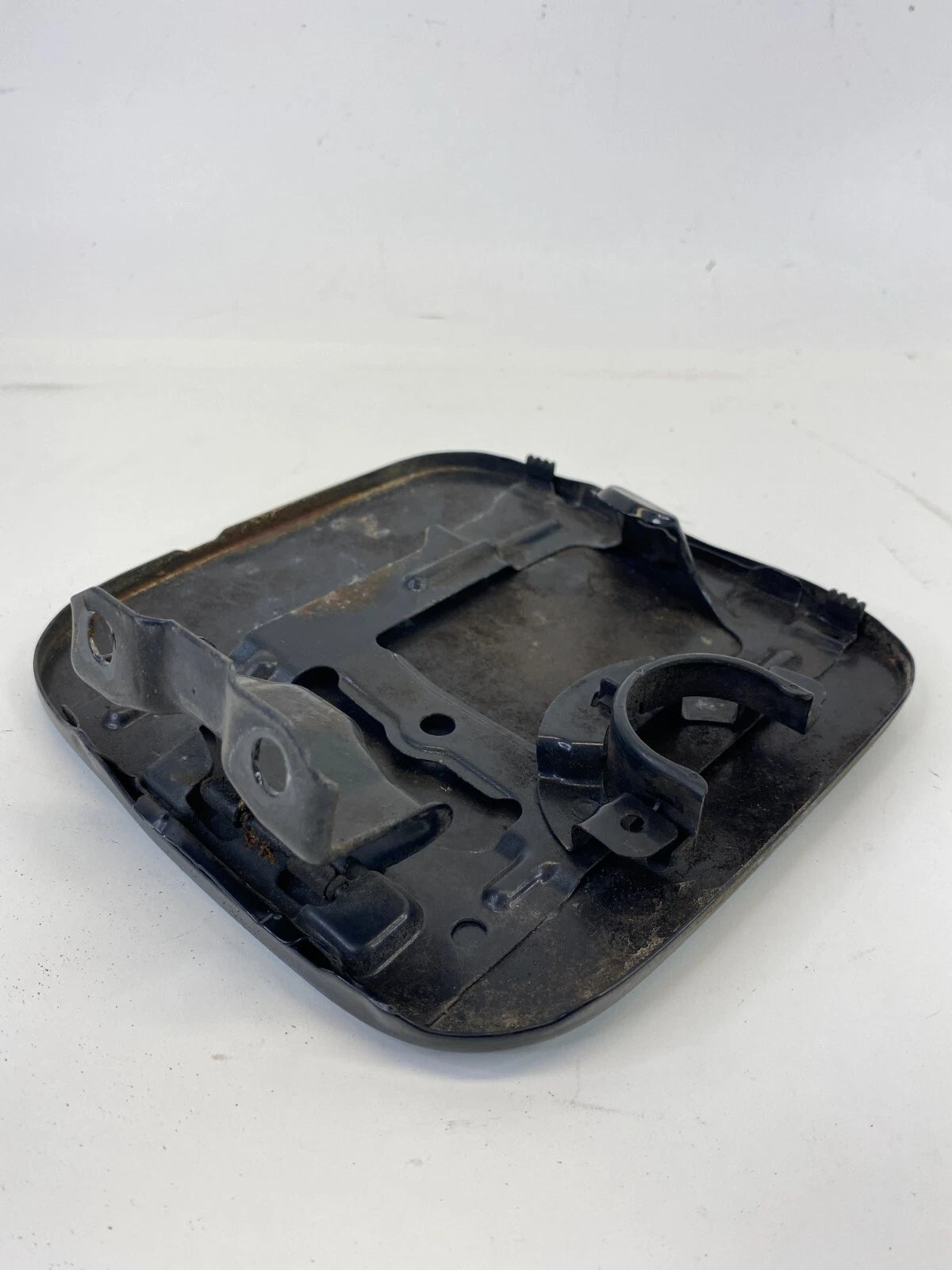 2001-2005 HONDA CIVIC SEDAN GAS TANK FUEL FILLER DOOR LID COVER ASSEMBLY OEM